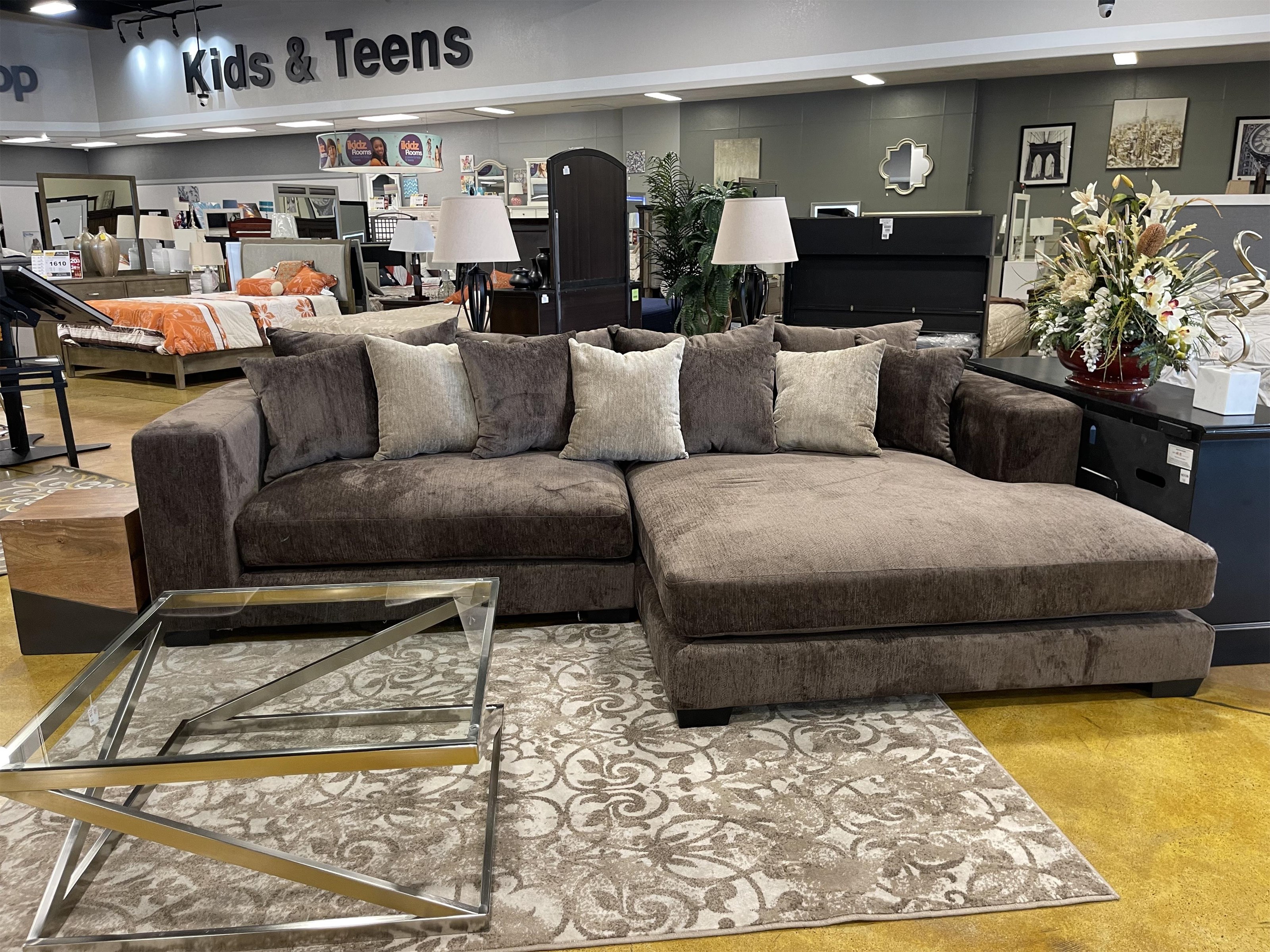 Phoenix Custom Furniture COLOSSUS COLOSSUS2PCRAFCVUVR Sectional RAF